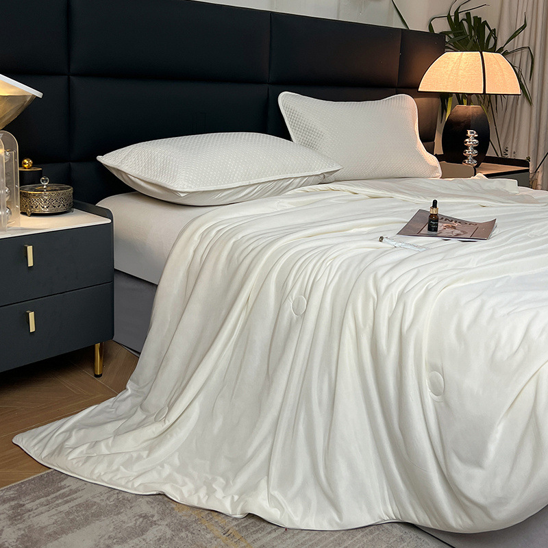 Solid color double foldable washable ice silk quilt -  light color b114