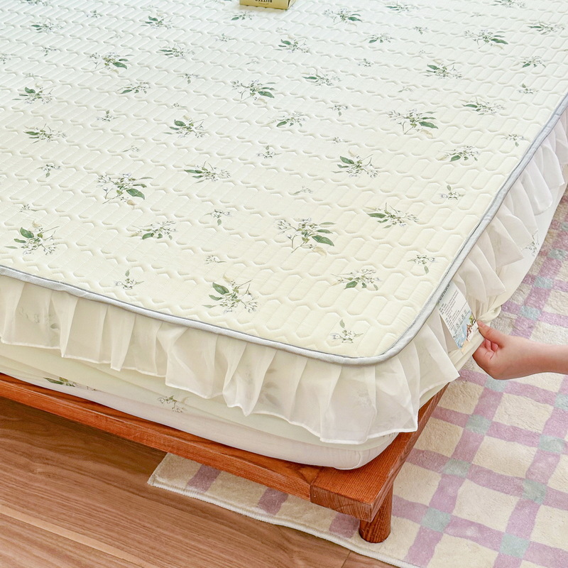 Three-piece Latex Mat Set with Small Fragrant Style Lace Fitted Sheet b118