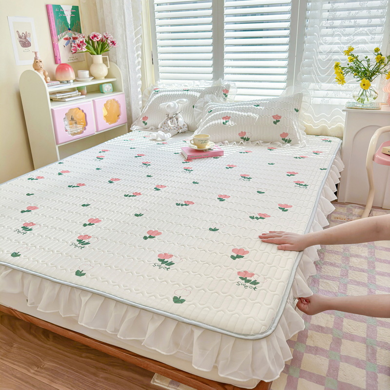 Three-piece Latex Mat Set with Small Fragrant Style Lace Fitted Sheet-Pink b119